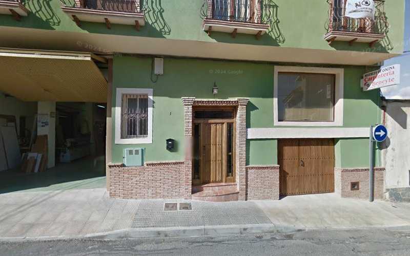 Fotografia tomada fuera de Carpintería Beneyte - Fábrica de muebles en Cox, Alicante