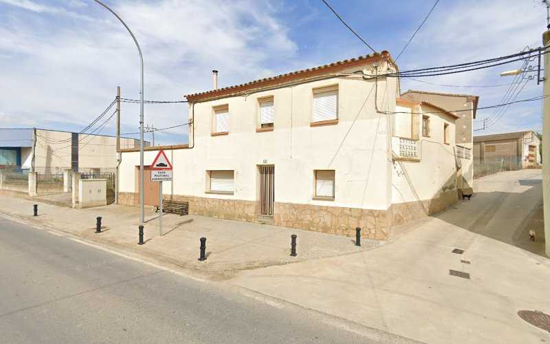 Fotografia tomada fuera de ARMAFON - Tienda de muebles en Esplús, Huesca