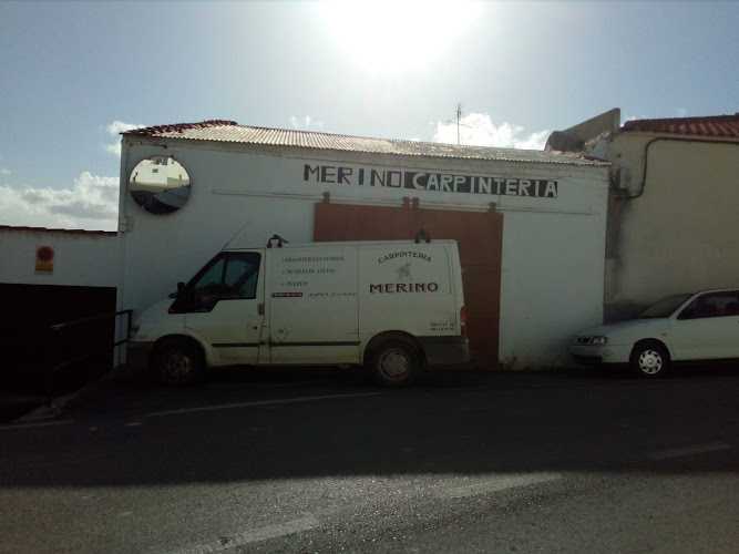 Fotografia tomada fuera de Carpintería Juan Merino - Tienda de armarios en Espiel, Córdoba
