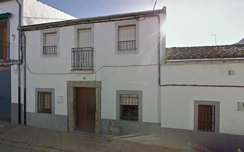 Fotografia tomada fuera de Carpinteria Luis Reyes - Carpintería en Villanueva del Duque, Córdoba