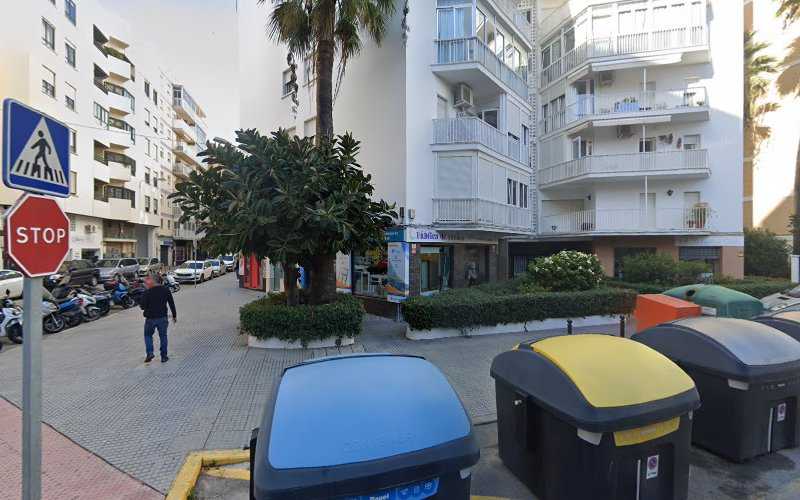 Fotografia tomada fuera de Juan Reyes - Carpintería metálica y de aluminio en Cádiz, Cádiz