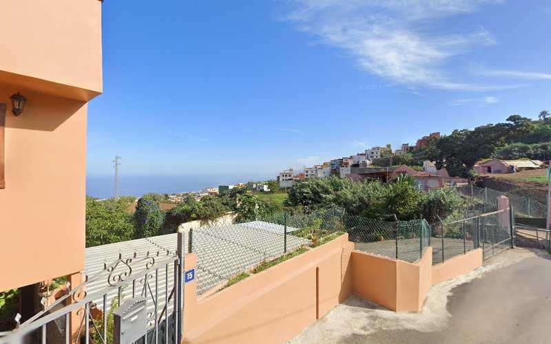 Fotografia tomada fuera de MYM Carpintero - Carpintero en Los Realejos, Santa Cruz de Tenerife