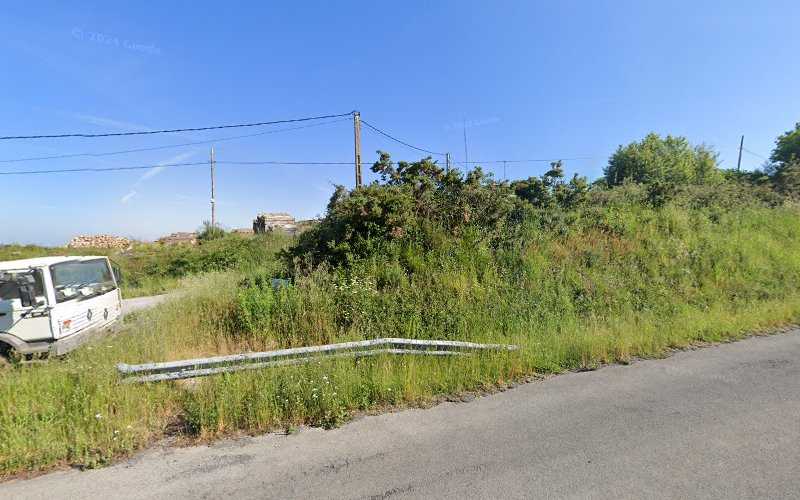 Fotografia tomada fuera de Aserradoiro Fernández - Aserradero en Carralcova, Lugo