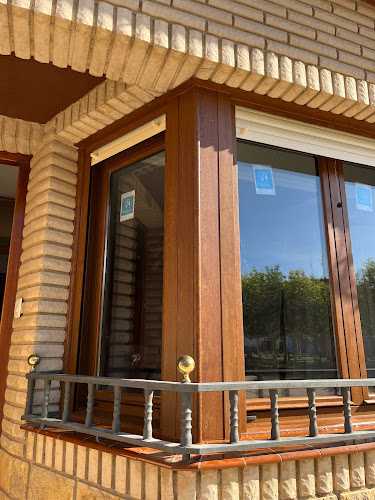 Fotografia tomada fuera de Carpinteria de Aluminio FEISA - Carpintería metálica y de aluminio en Andosilla, Navarra