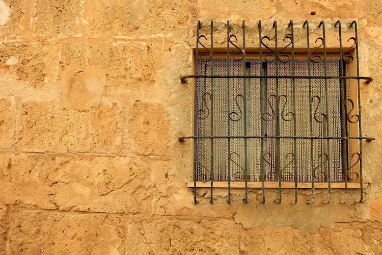 Fotografia tomada fuera de Carlos Lacuesta Monter - Carpintería metálica y de aluminio en Daroca, Zaragoza