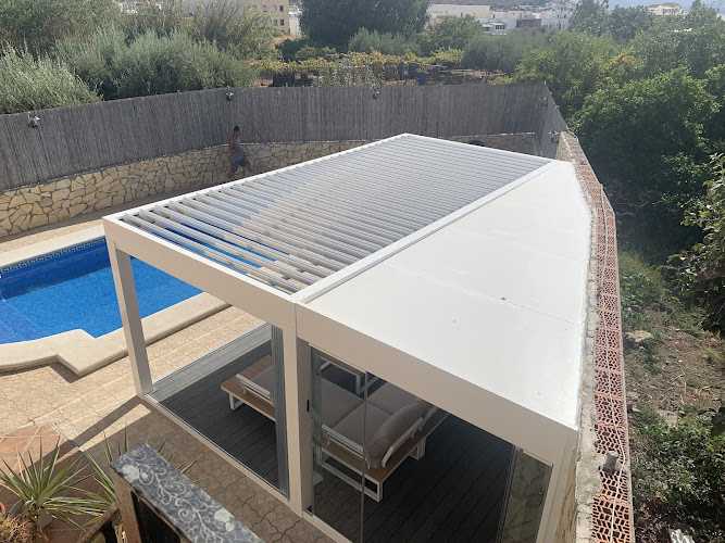Fotografia tomada fuera de Riosglass cerramientos s.l - Carpintería metálica y de aluminio en El Ejido, Almería