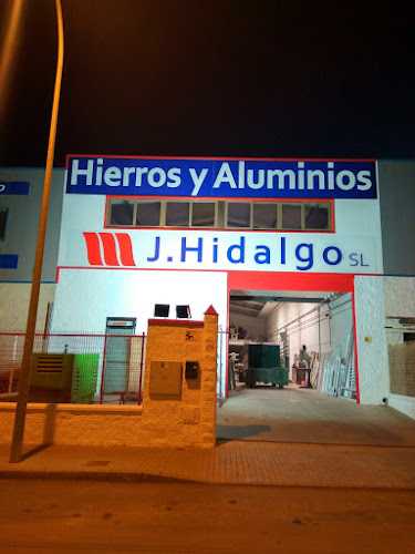 Fotografia tomada fuera de HIERROS Y ALUMINIOS J.HIDALGO SL - Carpintería metálica y de aluminio en El Ejido, Almería