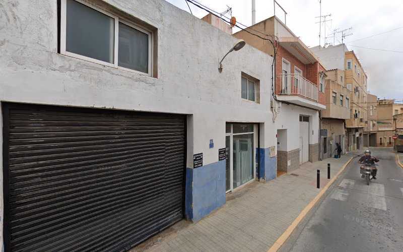 Fotografia tomada fuera de Metálicas Sanchez - Carpintería metálica y de aluminio en Crevillent, Alicante