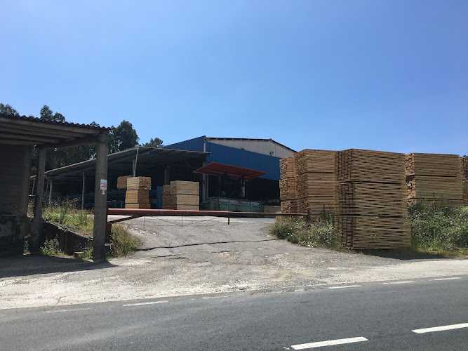 Fotografia tomada fuera de Maderas Castiñeira - Serradoiro en Coristanco, A Coruña