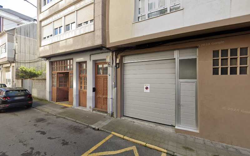 Fotografia tomada fuera de Carpintería Bermúdez E Hijos - Tienda de armarios en Carballo, A Coruña