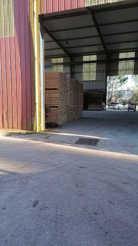 Fotografia tomada fuera de Aserradero Maderas Caamaño - Aserradero en Coristanco, A Coruña