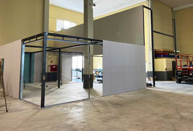 Fotografia tomada fuera de Smc Talleres - Carpintería metálica y de aluminio en Cocentaina, Alicante