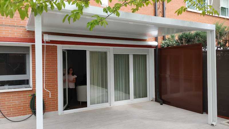 Fotografia tomada fuera de MB Aluminios Madrid - Carpintería metálica y de aluminio en Madrid, Madrid