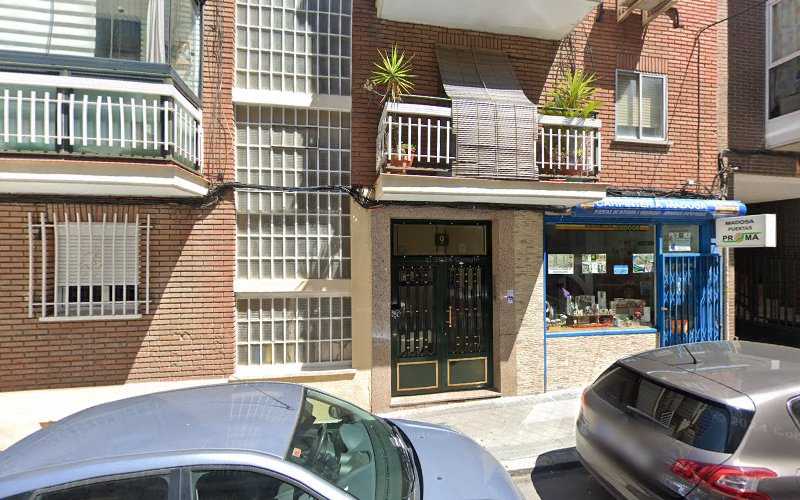 Fotografia tomada fuera de Carpinteria Madosa - Carpintero en Madrid, Madrid