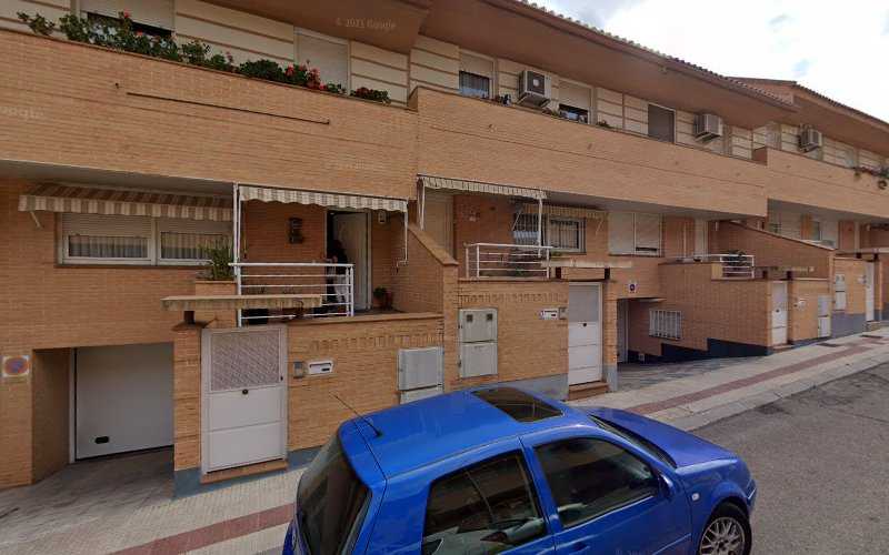 Fotografia tomada fuera de INPER C.B. - Carpintero en Chiloeches, Guadalajara