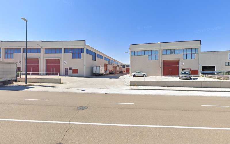 Fotografia tomada fuera de Carpintería Aluminios Gimeno - Carpintería metálica y de aluminio en Cartuja Baja, Zaragoza