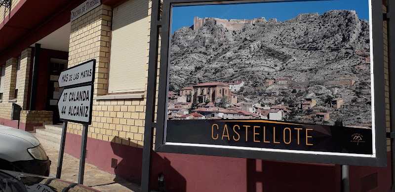 Fotografia tomada fuera de Bar El Llovedor - bares en Castellote, Teruel