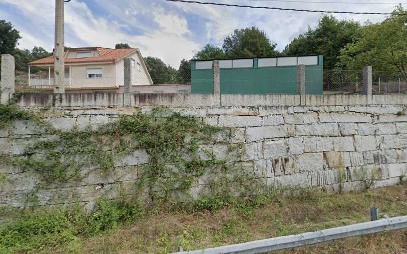 Fotografia tomada fuera de Aluminios González - Carpintería metálica y de aluminio en Barxa (A), Orense