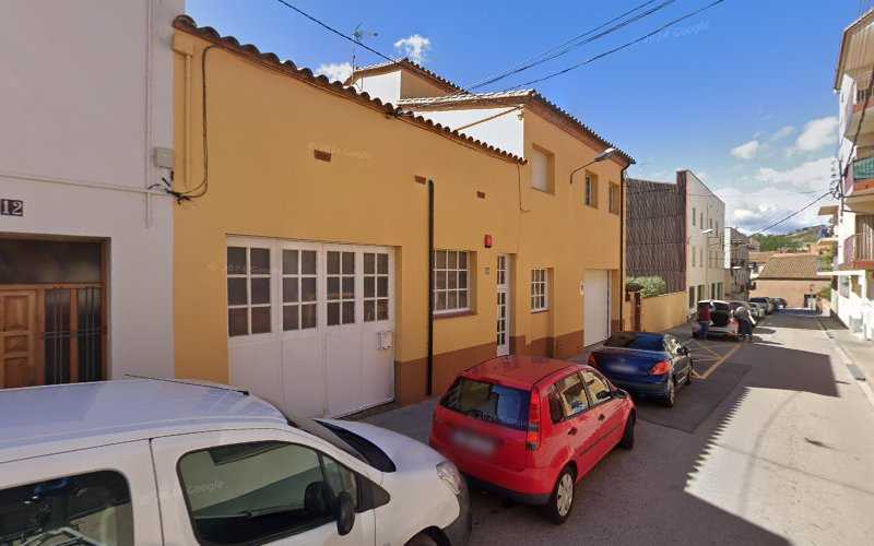 Fotografia tomada fuera de Carpintería y Muebles a Medida - Carpintero en La Jonquera, Girona