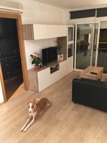 Fotografia tomada fuera de Quattre interiorisme - Reformas en Corró d'Avall, Barcelona