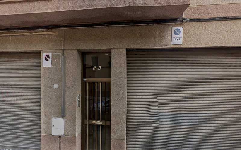 Fotografia tomada fuera de Rovira Maderas - Proveedor de leña en Serra (La), Barcelona