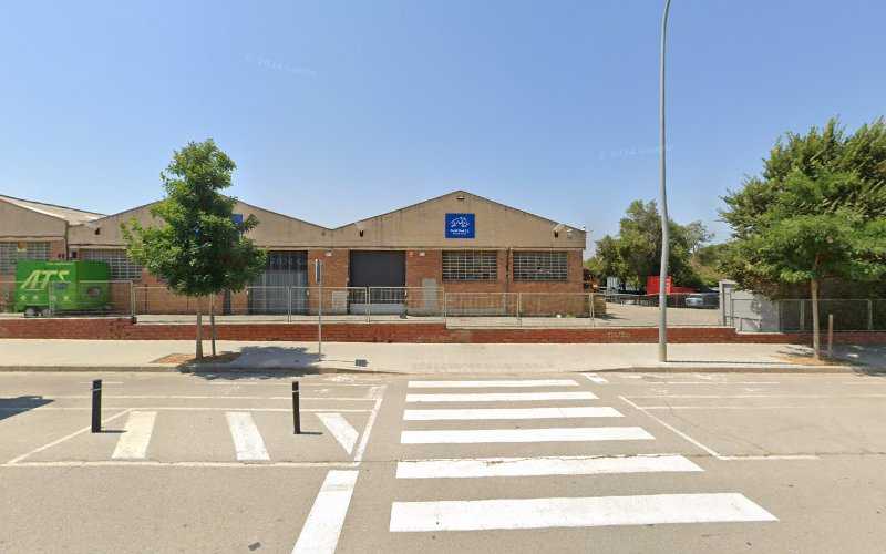 Fotografia tomada fuera de Carpintería Ebanistería Mirta L - Carpintero en Sabadell, Barcelona