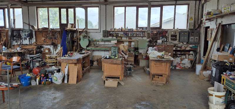 Fotografia tomada fuera de Hermanos Sanchez Quince - Cerrajero en Meres, Asturias