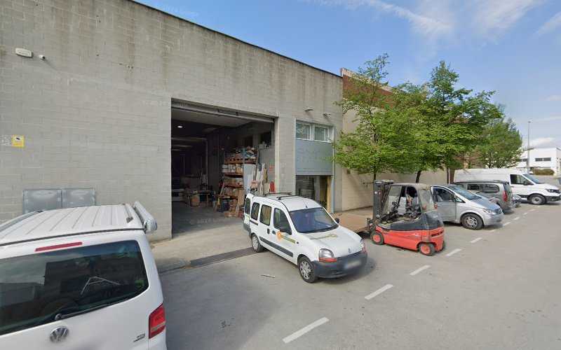 Fotografia tomada fuera de Casals Fusteria i Decoració SL - Carpintero en Banyoles, Girona