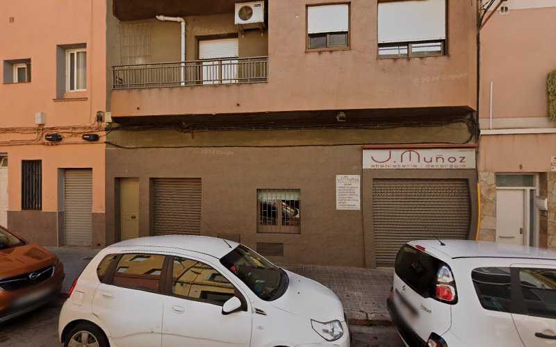 Fotografia tomada fuera de José Muñoz Díaz - Tienda de armarios en Badalona, Barcelona
