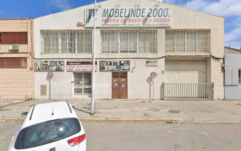 Fotografia tomada fuera de MIDAMOBEL - Carpintería en Badalona, Barcelona