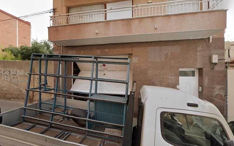 Fotografia tomada fuera de ADRELIA - Fábrica en Badalona, Barcelona