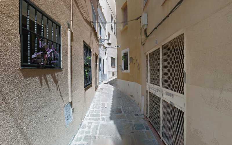 Fotografia tomada fuera de Cerramientos De Aluminio Elite S L - Carpintería metálica y de aluminio en Badalona, Barcelona