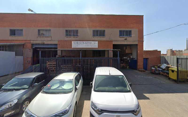 Fotografia tomada fuera de Acabados Gorba - Carpintería metálica y de aluminio en Badalona, Barcelona