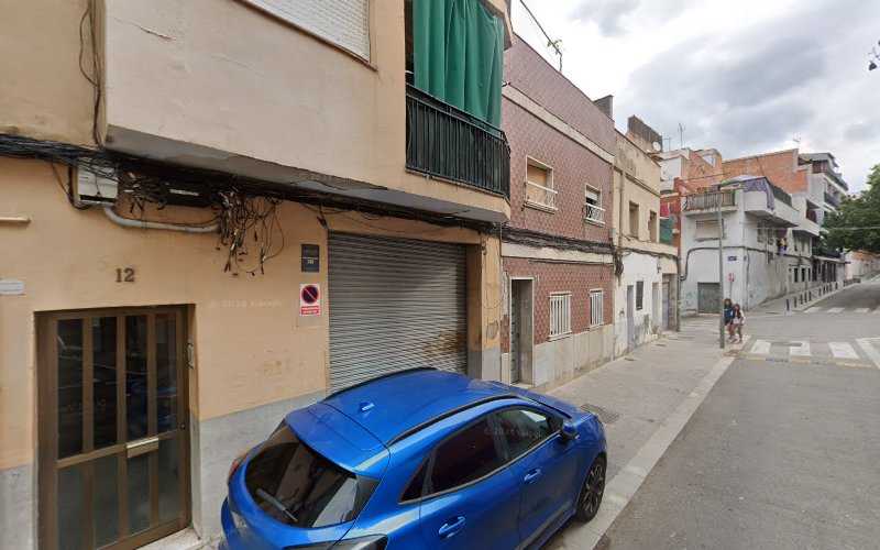 Fotografia tomada fuera de Carpintería Domingo y Martinez - Carpintero en Badalona, Barcelona
