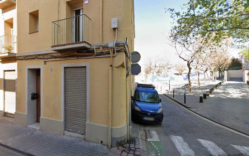 Fotografia tomada fuera de José Ruiz Consegal - Fuster en Badalona, Barcelona