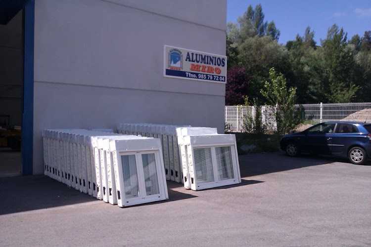 Fotografia tomada fuera de Aluminios Miro S.L - Carpintería metálica y de aluminio en Olloniego, Asturias