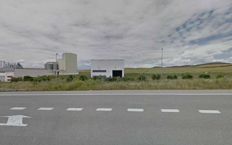 Fotografia tomada fuera de Talleres Armendáriz Y Otros - Carpintería metálica y de aluminio en Artajona, Navarra