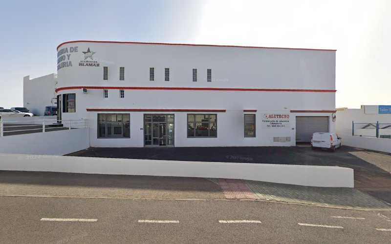 Fotografia tomada fuera de Carpinteria Y Cristaleria Alutecno - Carpintería metálica y de aluminio en Arrecife, Las Palmas