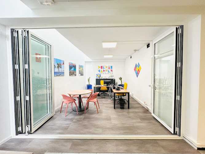 Fotografia tomada fuera de Carpintería de Aluminio y PVC - ALUSTUDIO S.L - Carpintería metálica y de aluminio en Arrecife, Las Palmas