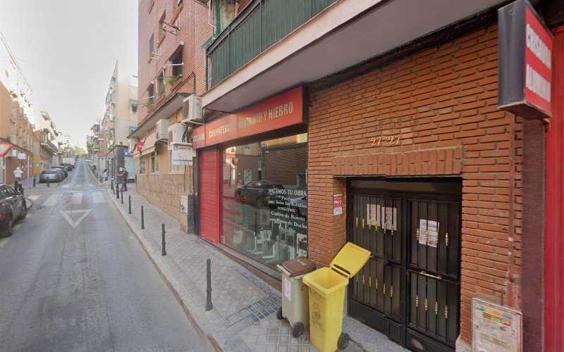 Fotografia tomada fuera de Crisaura - Carpintería metálica y de aluminio en Madrid, Madrid