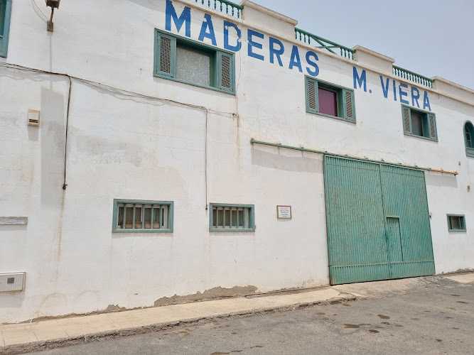 Fotografia tomada fuera de Maderas M. Viera Lanzarote S.L. - Empresa maderera en Arrecife, Las Palmas