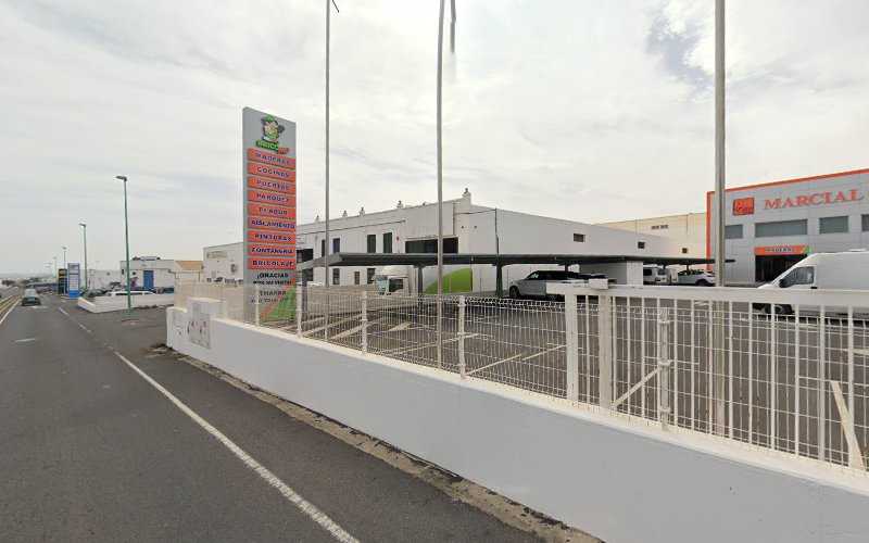 Fotografia tomada fuera de Industrial Faycan S L - Carpintería metálica y de aluminio en Arrecife, Las Palmas