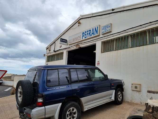 Fotografia tomada fuera de Aluminios Pefran sl - Carpintería metálica y de aluminio en Arrecife, Las Palmas