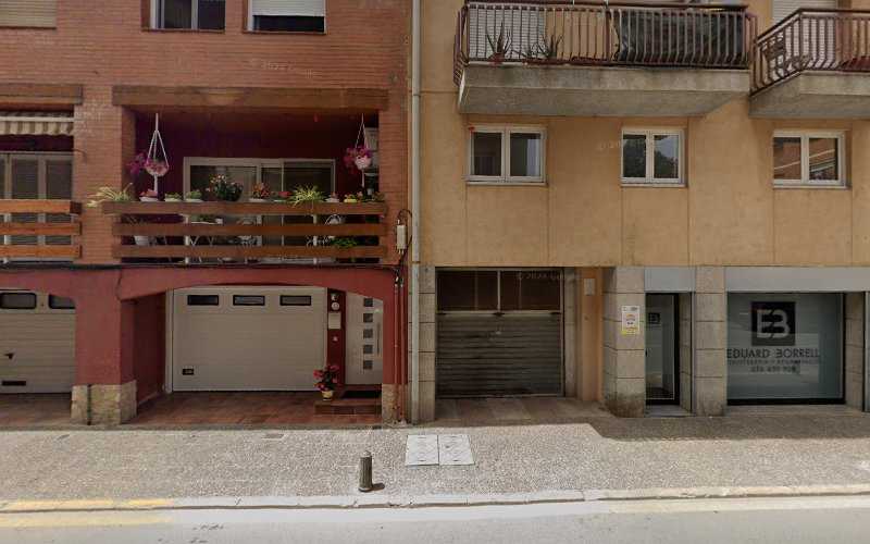 Fotografia tomada fuera de A.C PINTOR - Pintura en Arbúcies, Girona