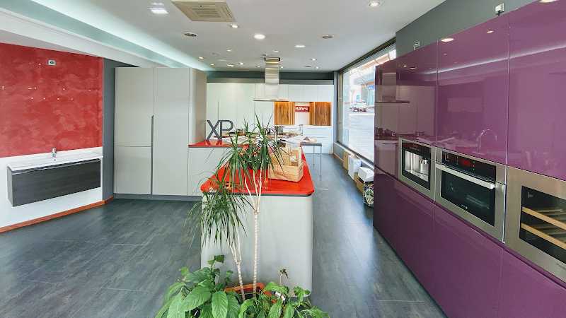 Fotografia tomada fuera de Construcciones APULCO Reformas Integrales y Mobiliario - Remodelador en La Seu d'Urgell, Lérida