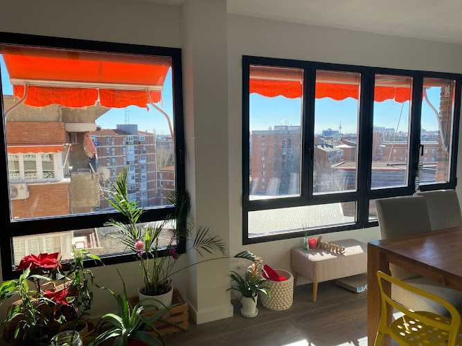 Fotografia tomada fuera de Ventanas CORTIZO - Fergal - Carpintería metálica y de aluminio en Madrid, Madrid
