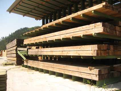 Fotografia tomada fuera de Maderas Garmendia S.L. - Establecimiento de venta de madera en Amezketa, Guipúzcoa