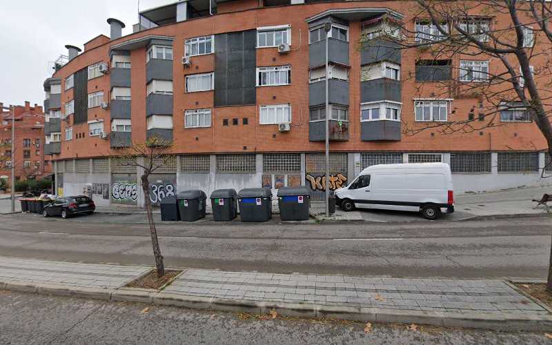 Fotografia tomada fuera de Ventanas Aurora S A - Carpintería metálica y de aluminio en Madrid, Madrid
