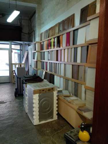 Fotografia tomada fuera de Brico Tabla - Tienda de muebles de cocina en Zaragoza, Zaragoza