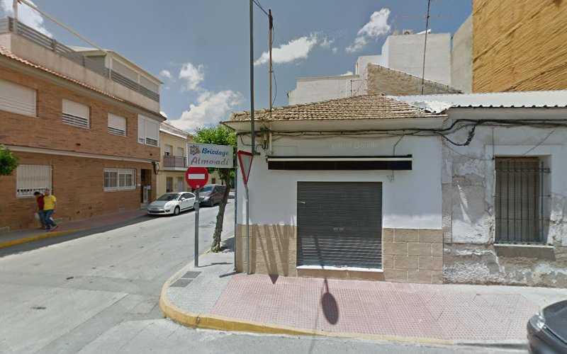 Fotografia tomada fuera de Bricolaje Almoradí - Carpintero en Almoradí, Alicante